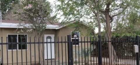 Photo of 10915 Tamarack AVE, Pacoima, CA 91331 (MLS # SR26103186)