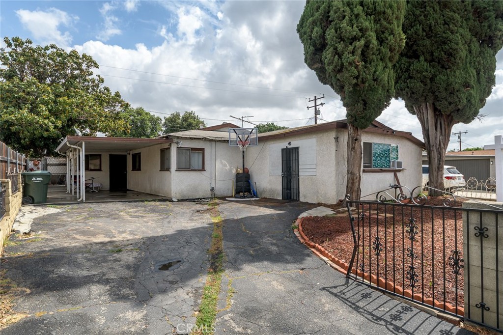 11207 Springwood Street