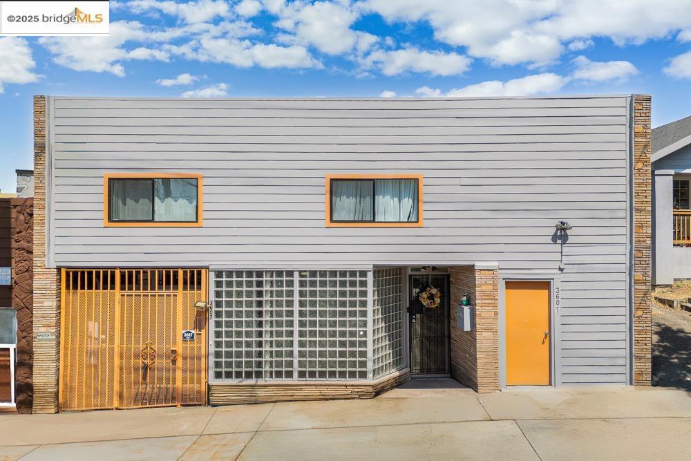 www.3607MapleAve.com; Fully remodeled Dimond District 4-unit apartment complex with excellent current cash flow. The property offers an ideal unit mix of one 4bd/2bth unit, one 3bd/2bth unit, one 3bd/1bth unit, and one 2bd/1bth unit. The property was originally built in 1927, offers approximately 4,172 square feet of rental space, and offers a large center courtyard. The property was fully renovated in 2014, and all units offer a modern finish with new hardwood floors, custom molding, granite countertops, stainless steel appliances, upgraded lighting, double pane windows, and new electrical and plumbing systems. One of the best units will be delivered vacant at closing making for an ideal set-up for an owner-occupant or investor seeking max market rents. The property is easy to manage and separately metered for PG&E providing for low annual expenses. The exterior and interior are in great condition with no deferred maintenance resulting in an attractive turnkey investment for the next owner. This is a perfect opportunity for a buyer seeking strong cash flow in a high demand rental location. The property is located in Oakland’s Dimond District, East of HWY 580, near countless restaurants, coffee shops, and shopping.