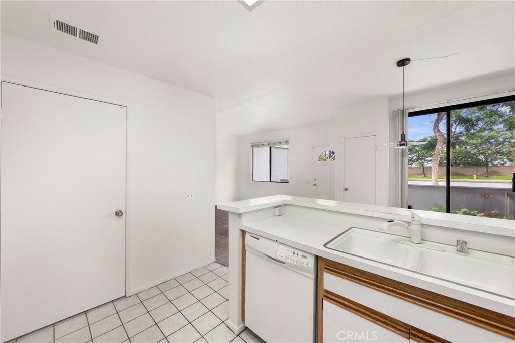 25 Remington, Irvine CA 92620 - Photo 17