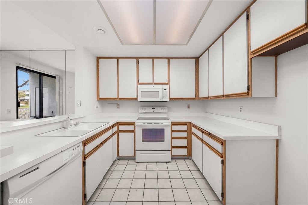 25 Remington, Irvine CA 92620 - Photo 16