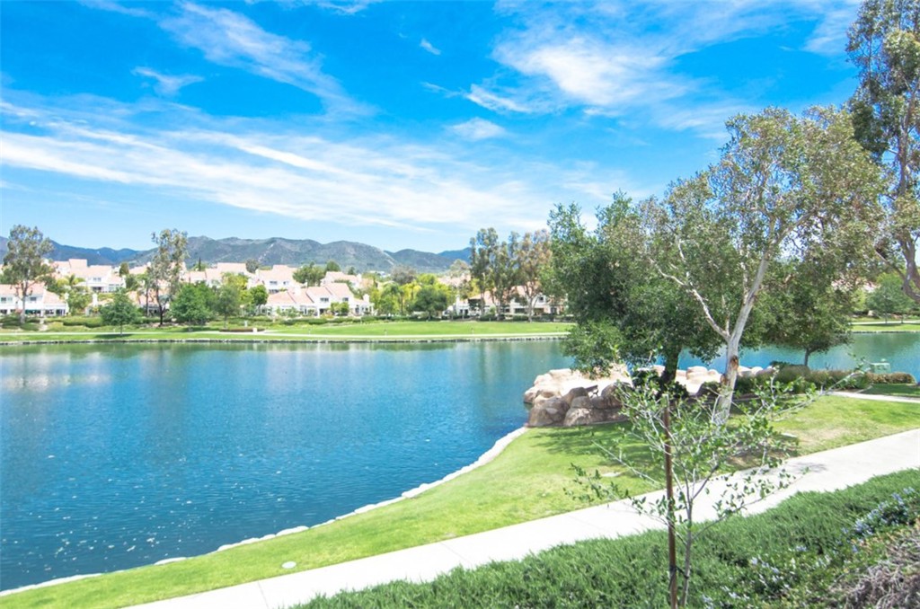 Las Flores (R1) (LF) - Residential