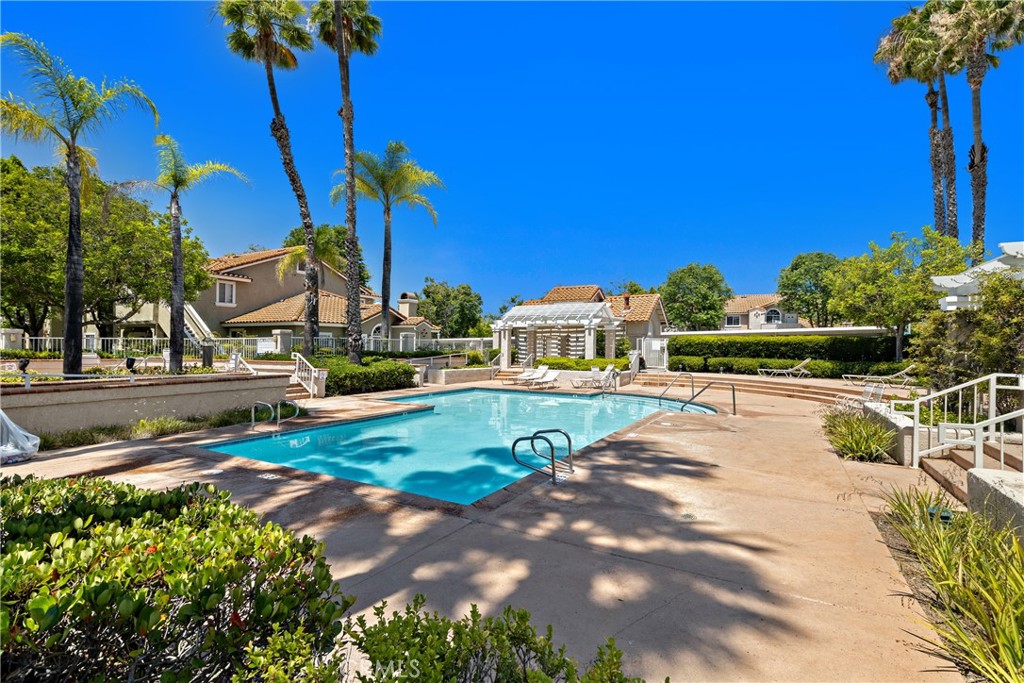 Las Flores (R1) (LF) - Residential