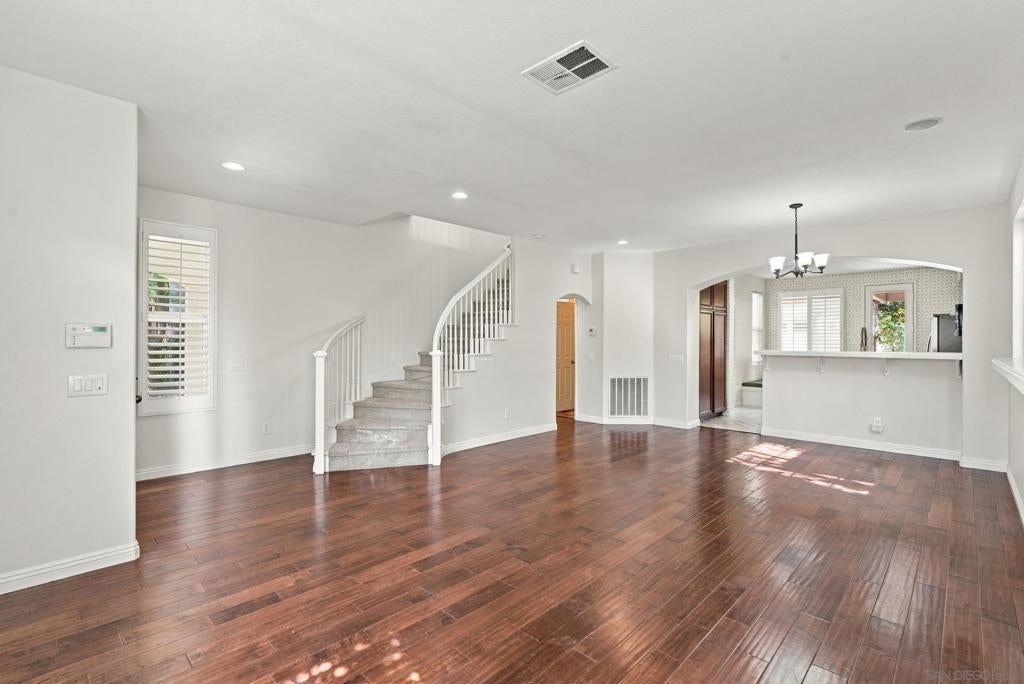 727 San Juan Pl