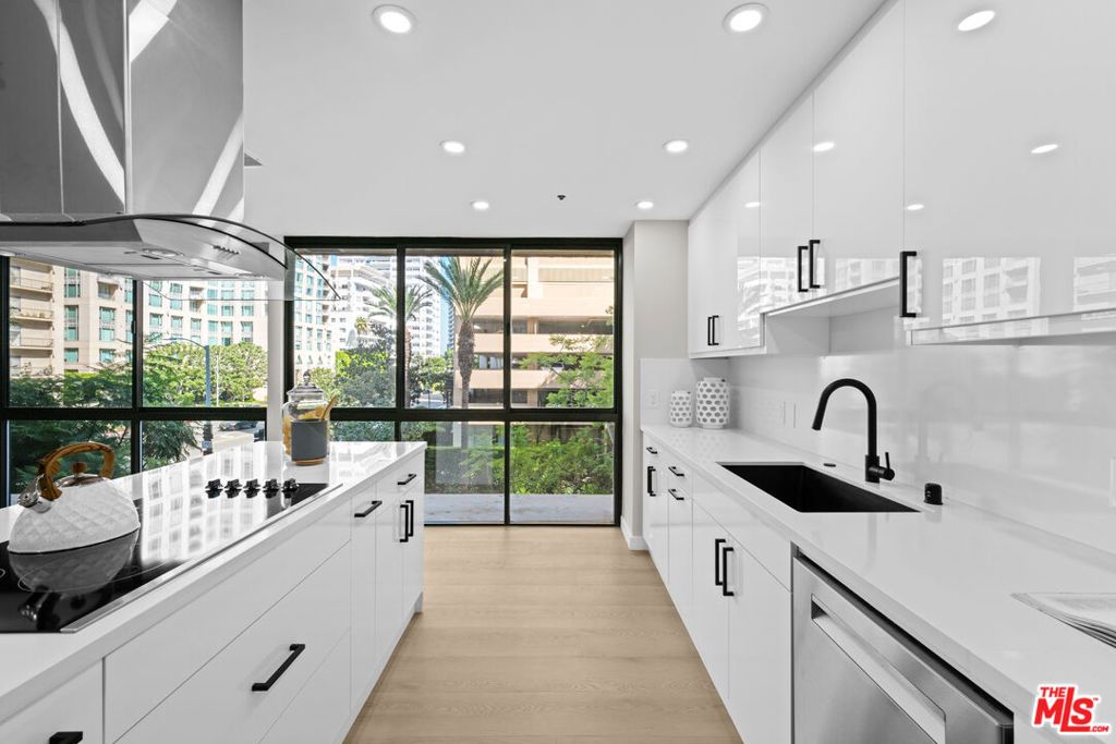 Photo of 10750 Wilshire Boulevard #203, Los Angeles, CA 90024 (MLS # 25599277)