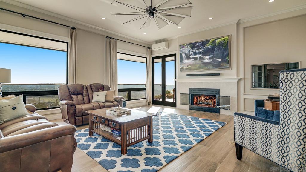 La Costa - Residential