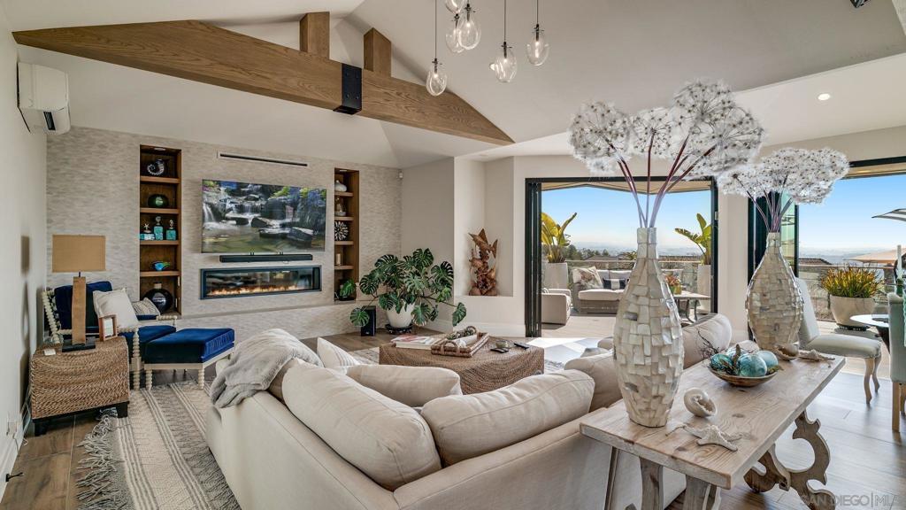 La Costa - Residential