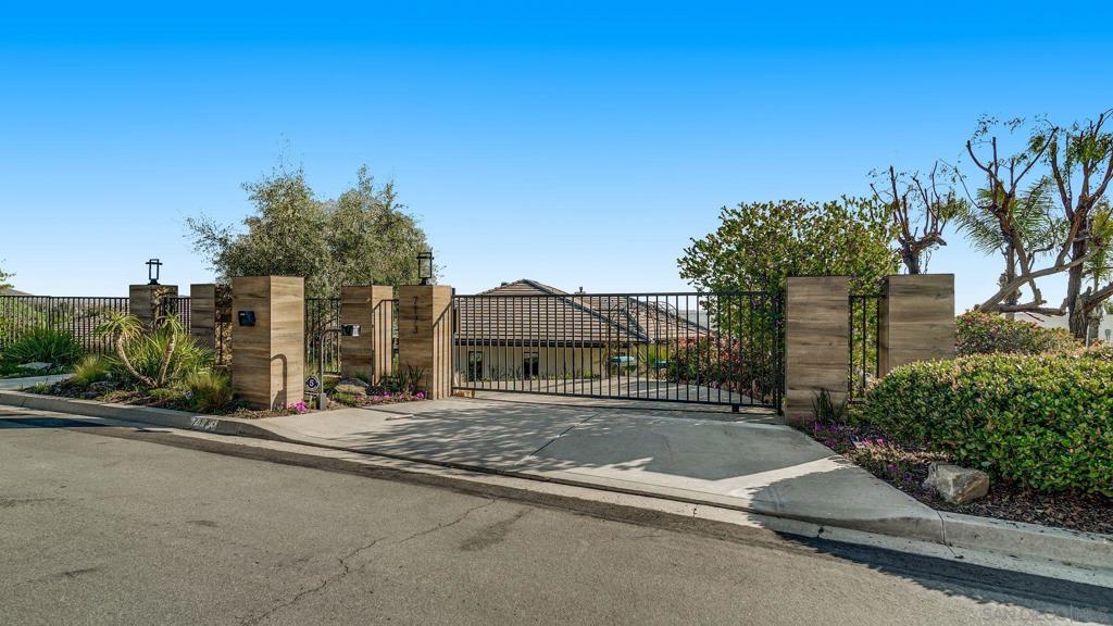 La Costa - Residential