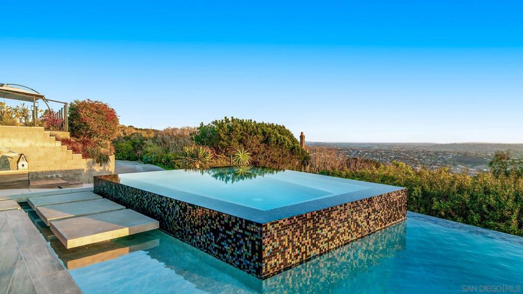 La Costa - Residential