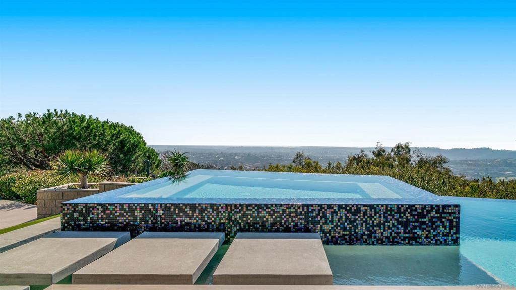 La Costa - Residential