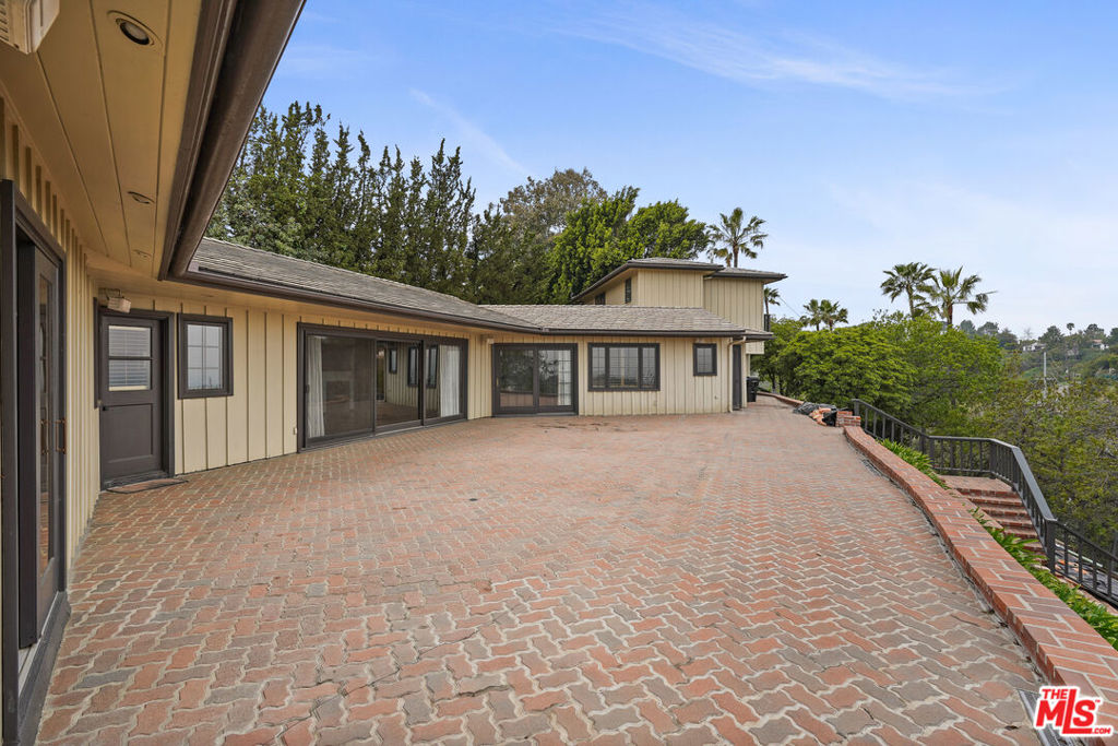 Properties 3 13150 Mulholland Drive