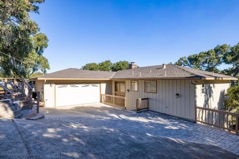 Photo of 25 Los Encinos Drive, Del Rey Oaks, CA 93940 (MLS # ML82026440)