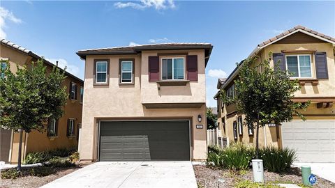 Photo of 202 Bay Laurel Court, Vista, CA 92083 (MLS # SW25139223) Photo of 202 Bay Laurel Court, Vista, CA 92083 (MLS # SW25139223)