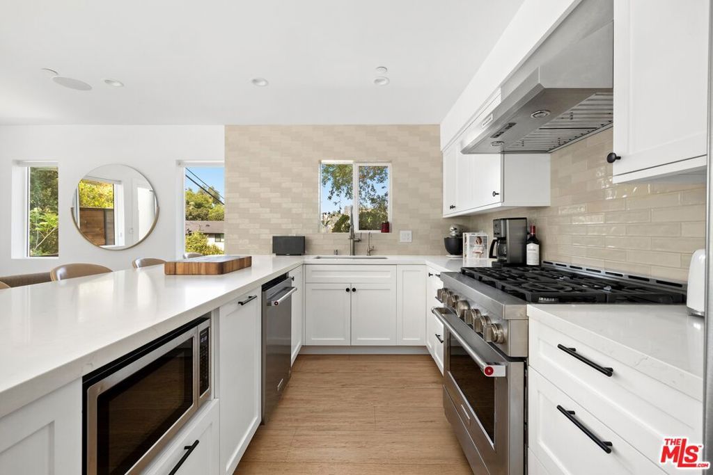 Photo of 2350 Landa Street, Los Angeles, CA 90039 (MLS # 26668915)