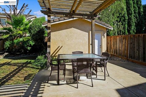 Tiny photo for 782 Redhaven St ST, Brentwood, CA 94513 (MLS # 41137320)