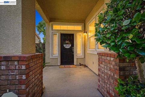 Tiny photo for 782 Redhaven St ST, Brentwood, CA 94513 (MLS # 41137320)
