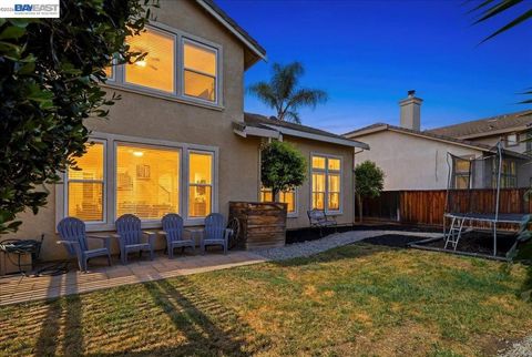 Tiny photo for 782 Redhaven St ST, Brentwood, CA 94513 (MLS # 41137320)