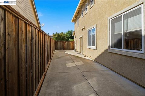 Tiny photo for 782 Redhaven St ST, Brentwood, CA 94513 (MLS # 41137320)