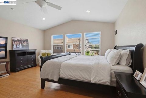 Tiny photo for 782 Redhaven St ST, Brentwood, CA 94513 (MLS # 41137320)