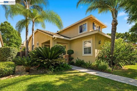 Tiny photo for 782 Redhaven St ST, Brentwood, CA 94513 (MLS # 41137320)