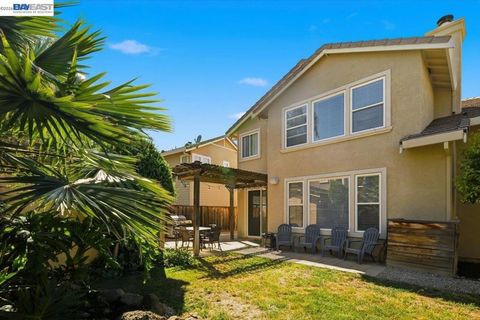 Tiny photo for 782 Redhaven St ST, Brentwood, CA 94513 (MLS # 41137320)