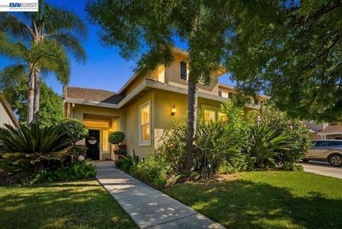 Tiny photo for 782 Redhaven St ST, Brentwood, CA 94513 (MLS # 41137320)