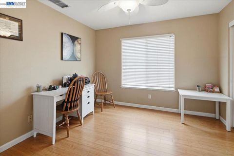 Tiny photo for 782 Redhaven St ST, Brentwood, CA 94513 (MLS # 41137320)