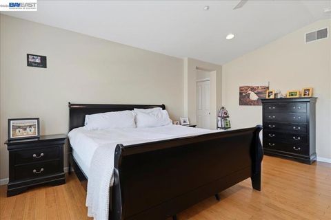 Tiny photo for 782 Redhaven St ST, Brentwood, CA 94513 (MLS # 41137320)