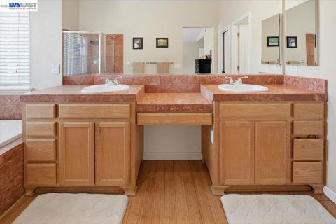 Tiny photo for 782 Redhaven St ST, Brentwood, CA 94513 (MLS # 41137320)