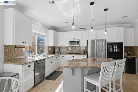 Tiny photo for 782 Redhaven St ST, Brentwood, CA 94513 (MLS # 41137320)
