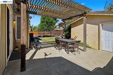Tiny photo for 782 Redhaven St ST, Brentwood, CA 94513 (MLS # 41137320)