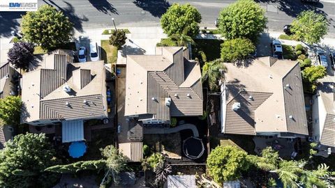 Tiny photo for 782 Redhaven St ST, Brentwood, CA 94513 (MLS # 41137320)