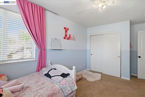 Tiny photo for 782 Redhaven St ST, Brentwood, CA 94513 (MLS # 41137320)