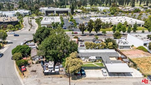 Photo of 2010 E Route 66, Glendora, CA 91740 (MLS # 25565615)