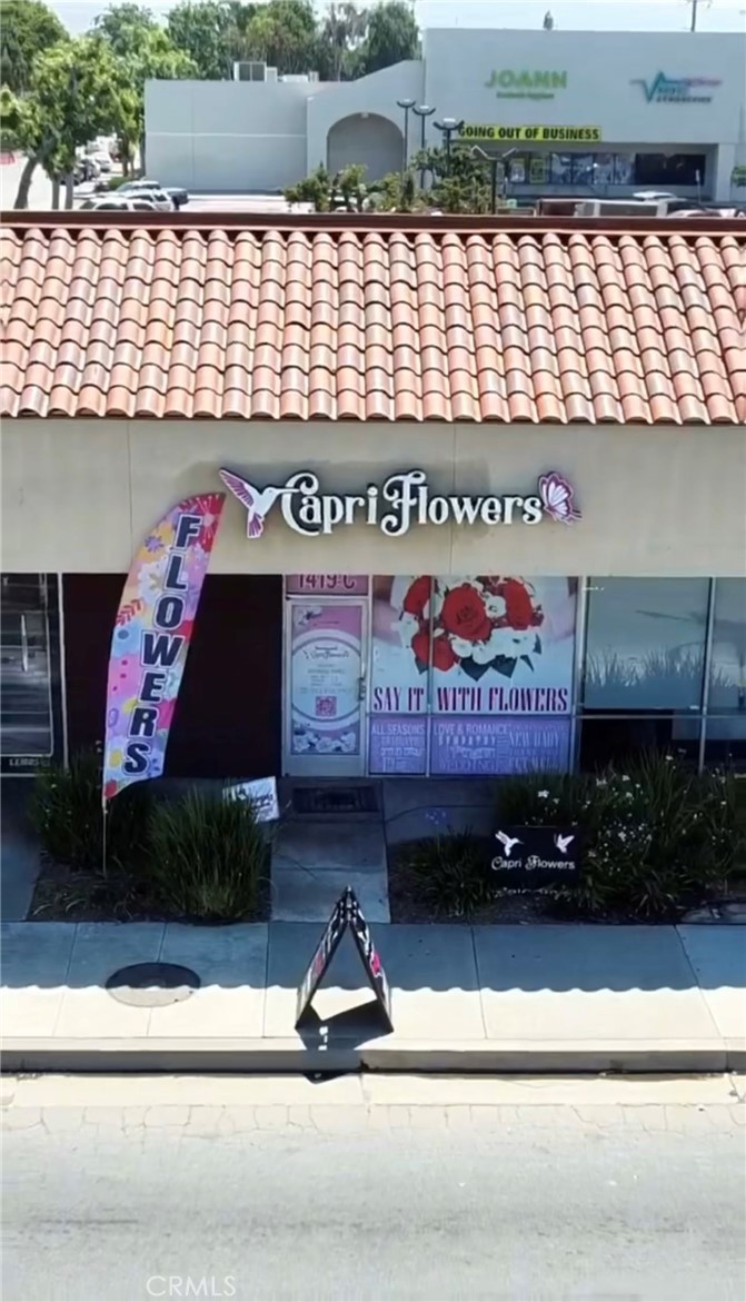 1419 N Tustin Street