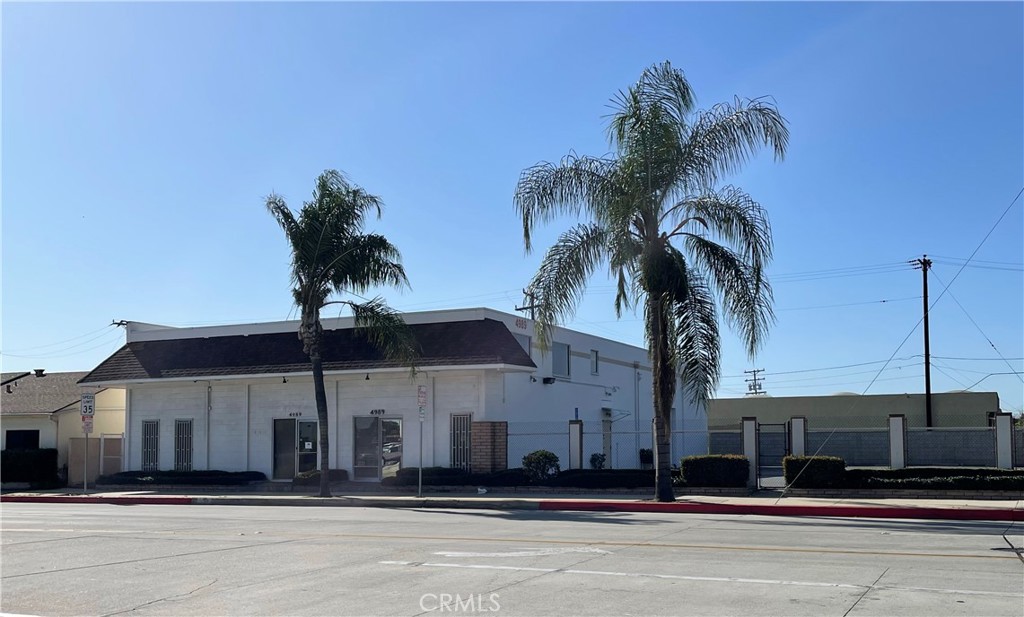 4989 Santa Anita