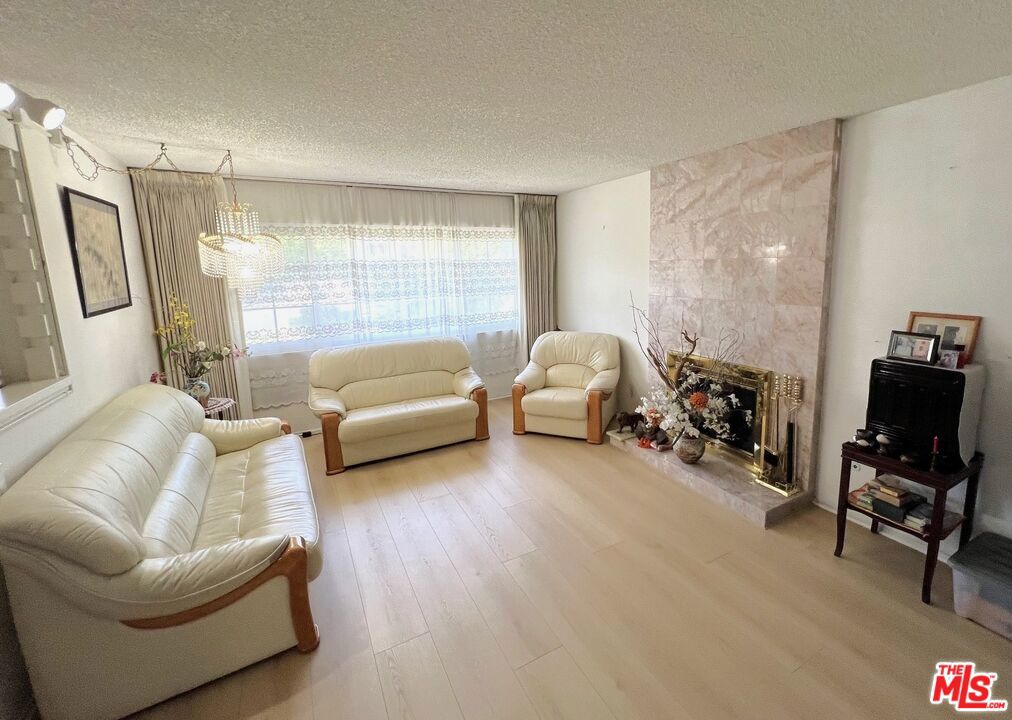 825 Browning Place