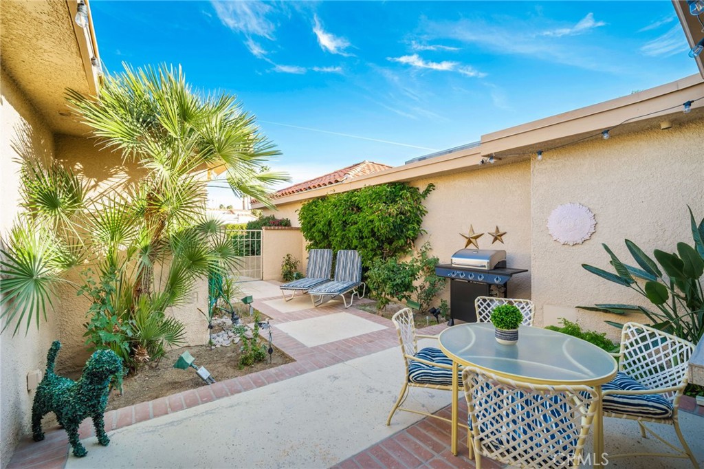 60 La Ronda Drive