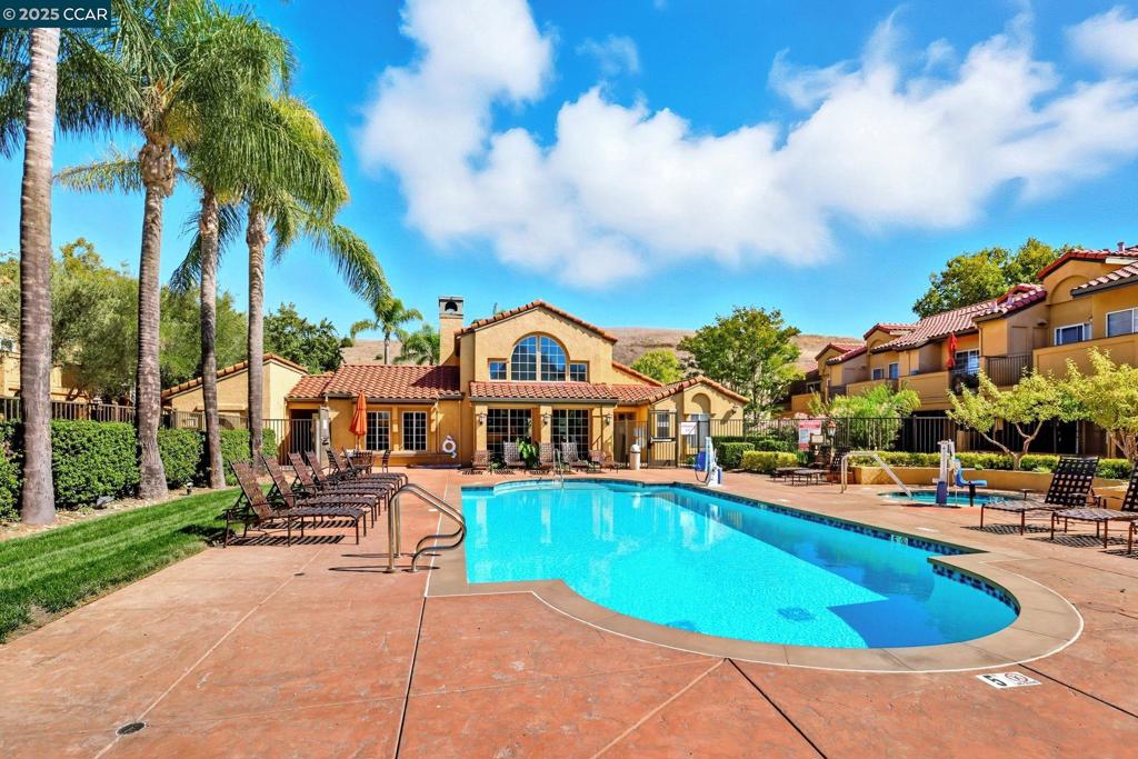 SIENNA HILLS - Residential