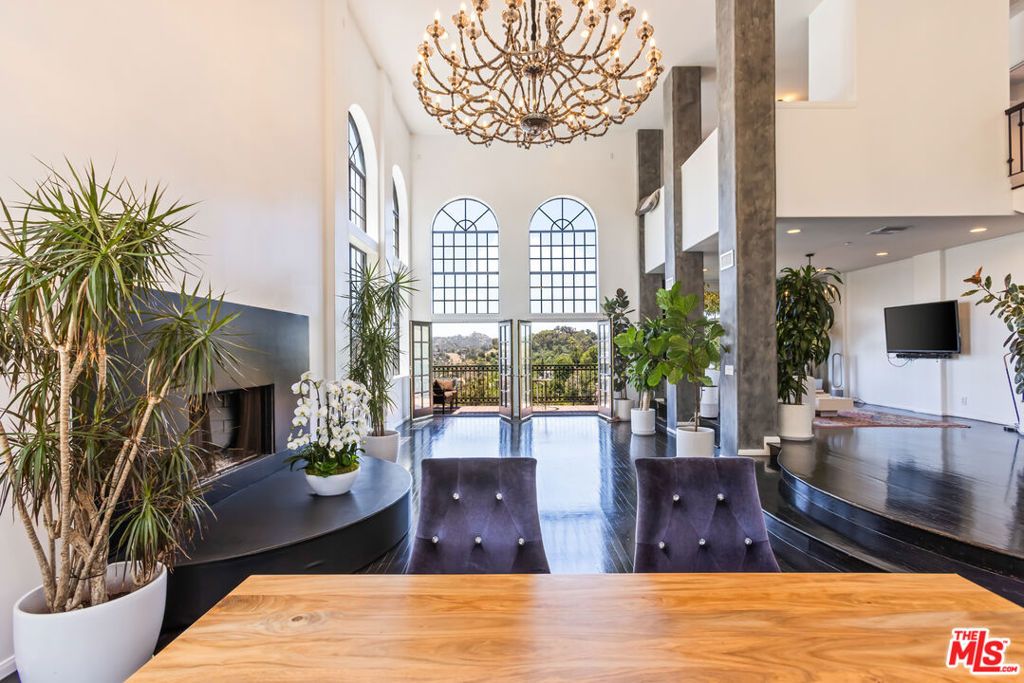 Photo of 2651 La Cuesta Drive, Los Angeles, CA 90046 (MLS # 25561691)