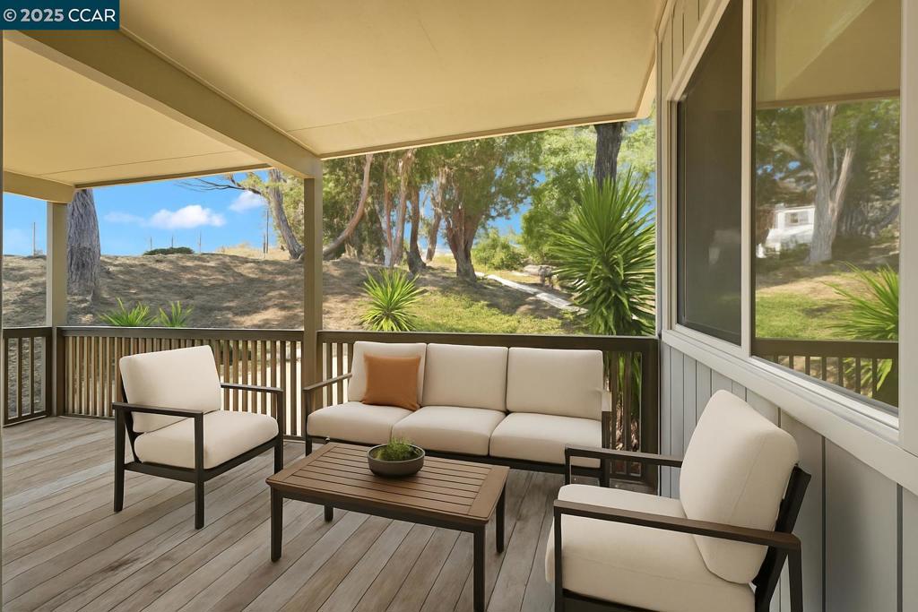 GRANADA HILLS - Residential