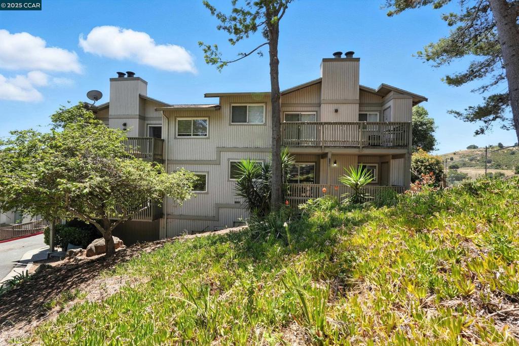 GRANADA HILLS - Residential