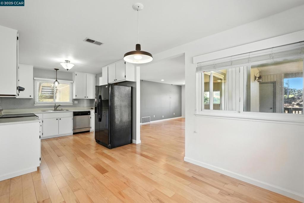 GRANADA HILLS - Residential