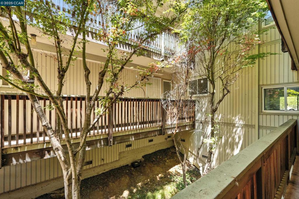 GRANADA HILLS - Residential