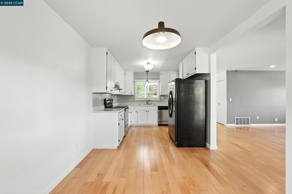 GRANADA HILLS - Residential
