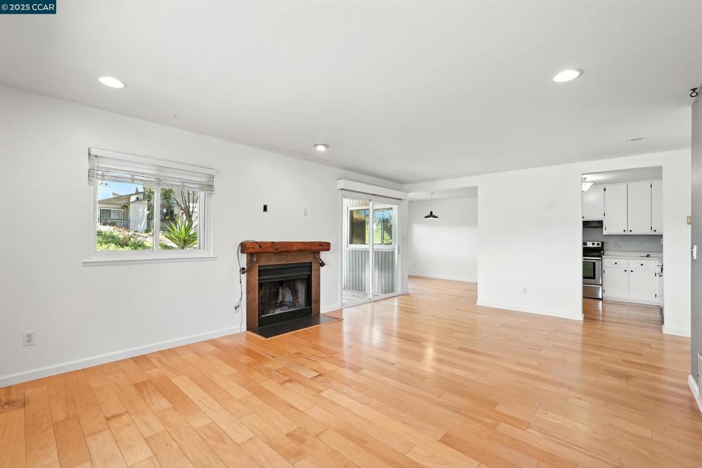 GRANADA HILLS - Residential