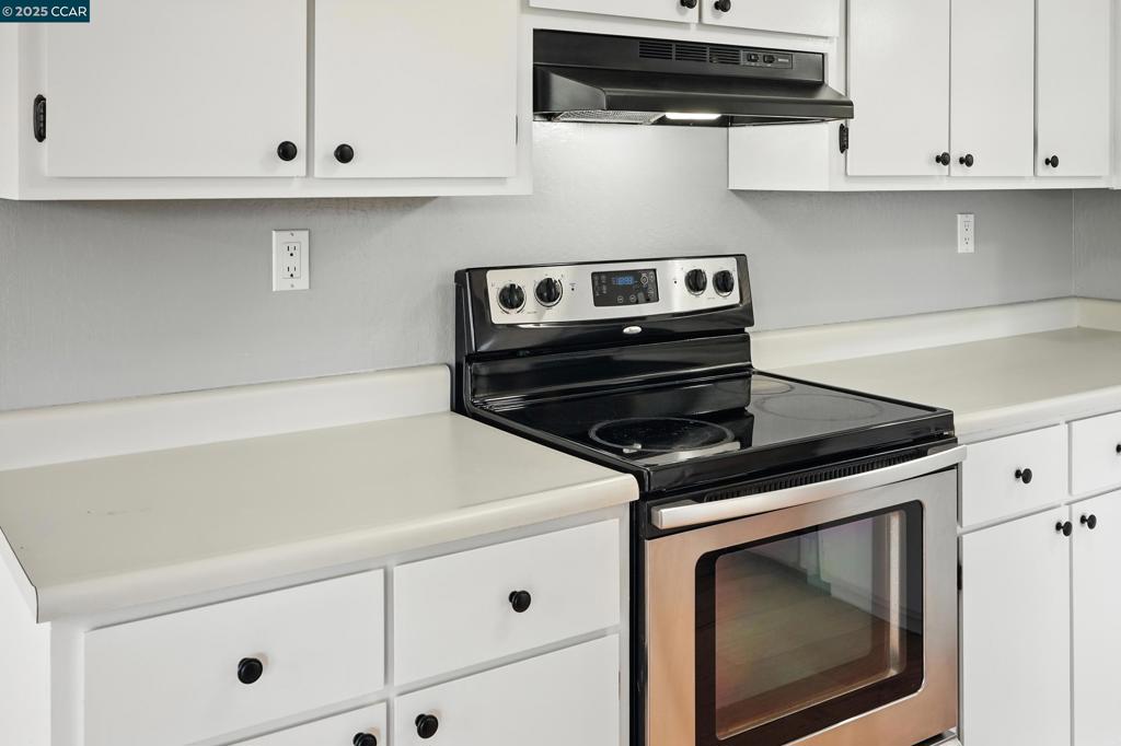GRANADA HILLS - Residential