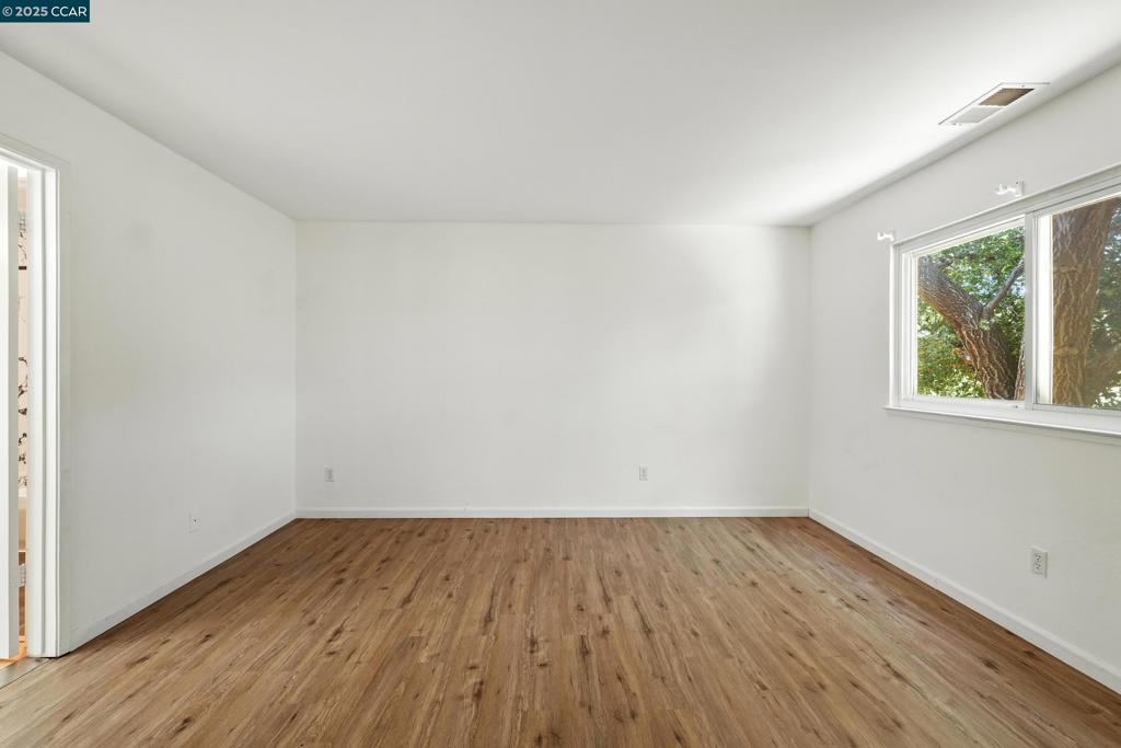 GRANADA HILLS - Residential
