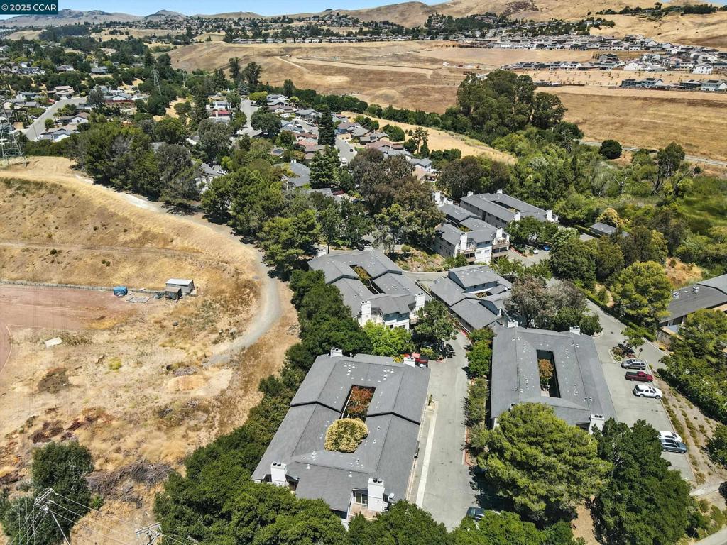 GRANADA HILLS - Residential