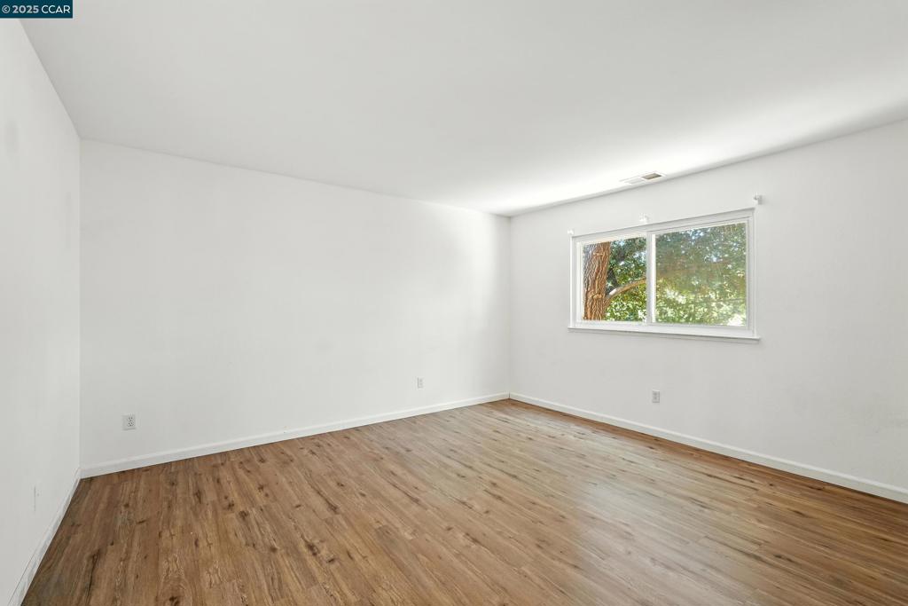 GRANADA HILLS - Residential